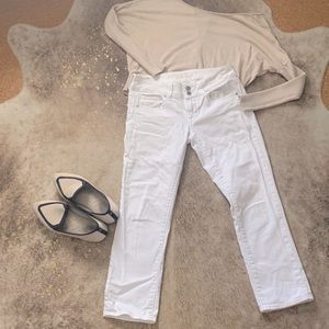 Cropped “rich mom” AE jeans